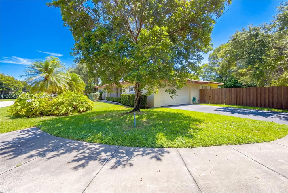 14311 SW 74th Ct Palmetto Bay, FL 33158