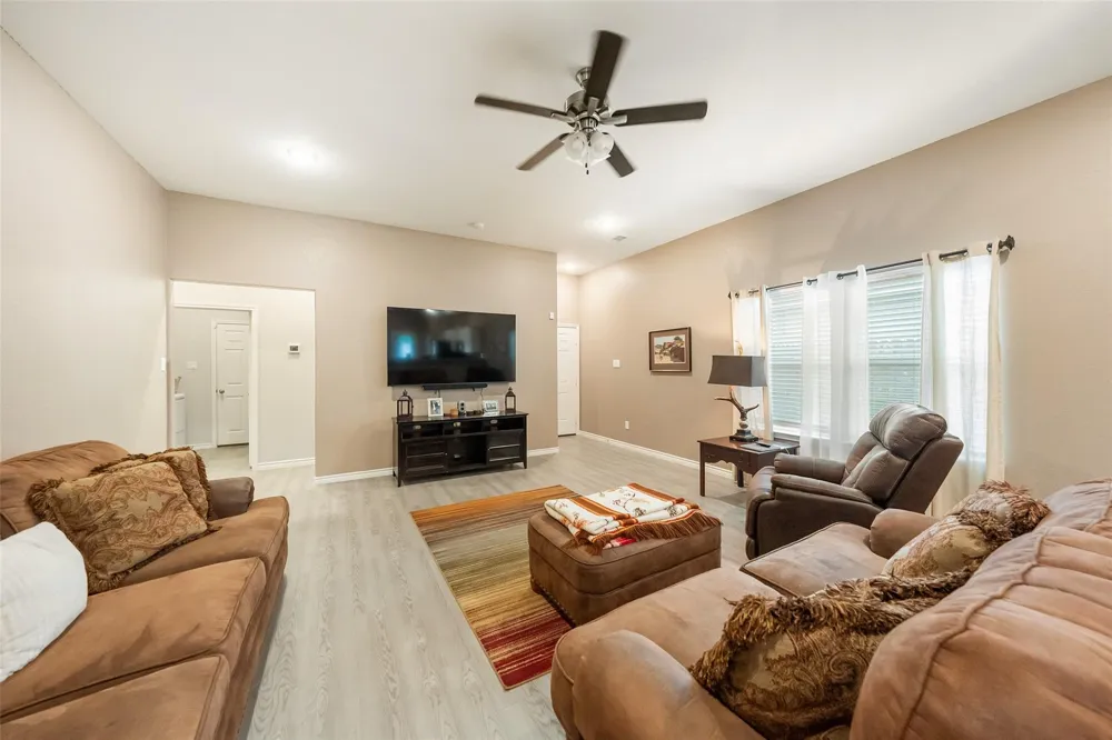 306 Helen Street Cleveland, TX 77328