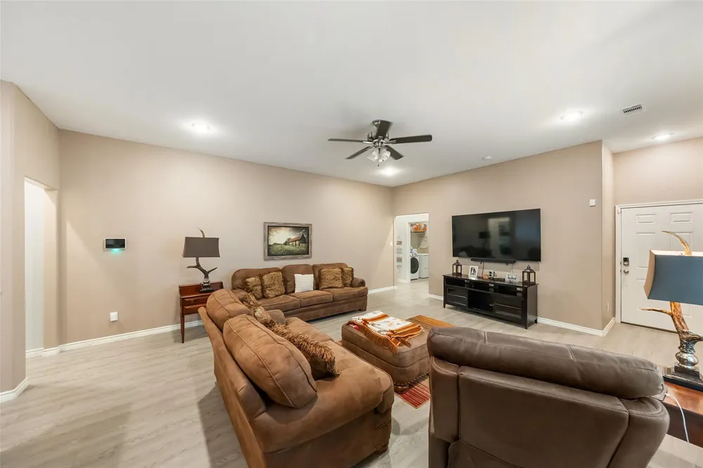 306 Helen Street Cleveland, TX 77328