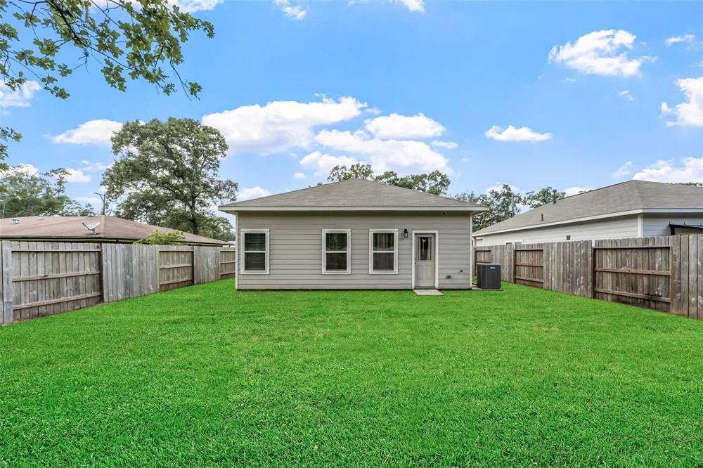 306 Helen Street Cleveland, TX 77328
