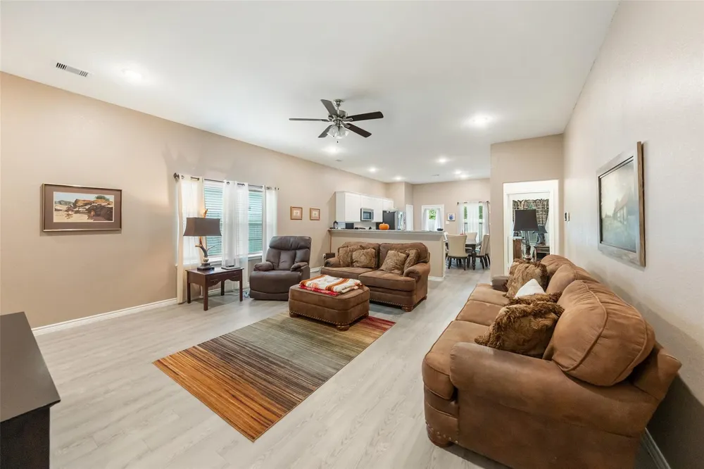 306 Helen Street Cleveland, TX 77328