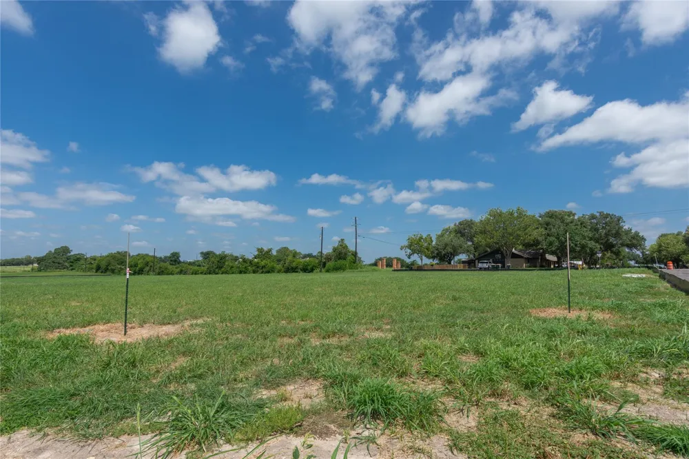 500 Trend View Drive Weimar, TX 78962