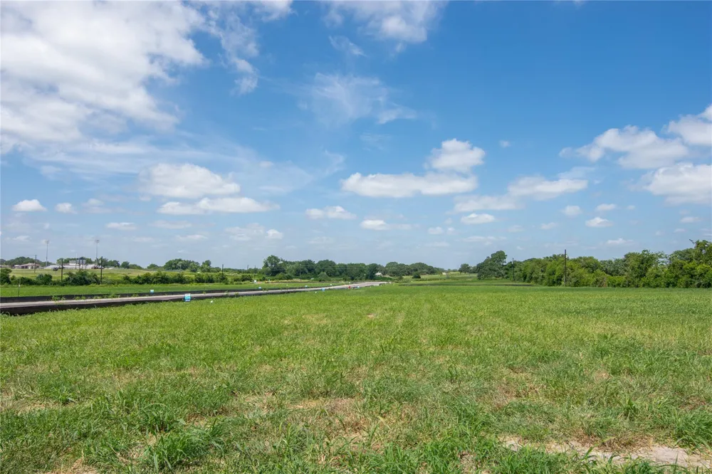 500 Trend View Drive Weimar, TX 78962