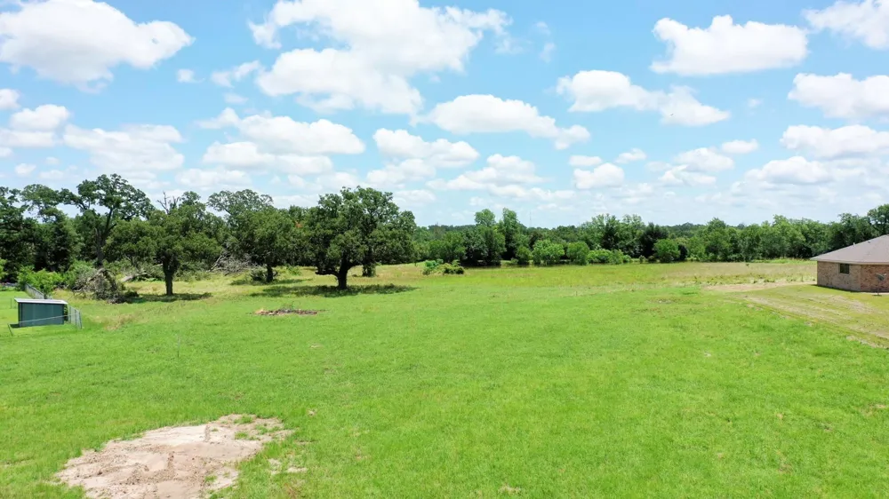 12 Manning Lane Madisonville, TX 77864