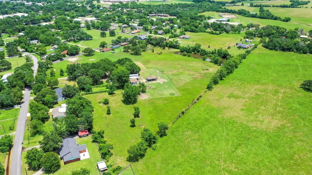 12 Manning Lane Madisonville, TX 77864