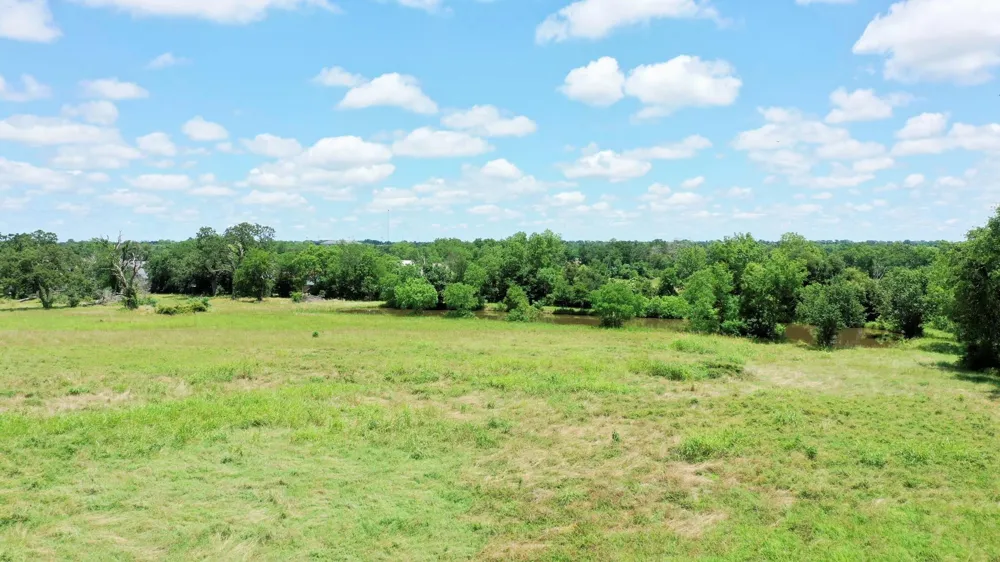12 Manning Lane Madisonville, TX 77864