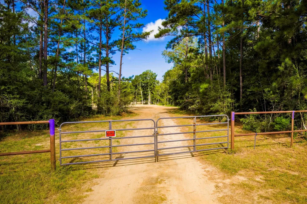 9349 Us-190 W Livingston, TX 77351