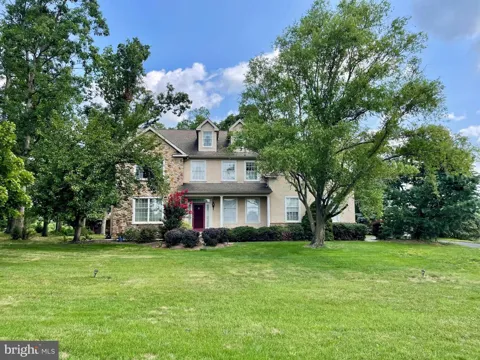 1 EAGLEVIEW LANE
