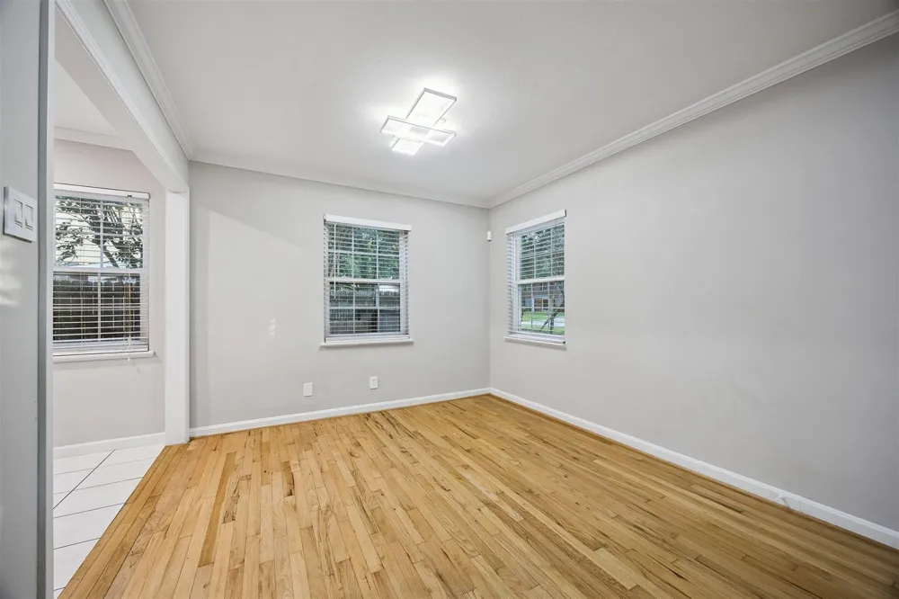 858 Azalea Street Houston, TX 77018