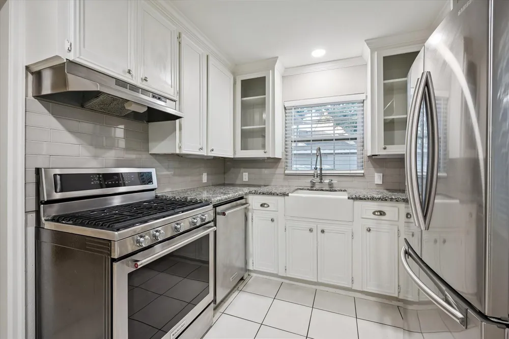 858 Azalea Street Houston, TX 77018