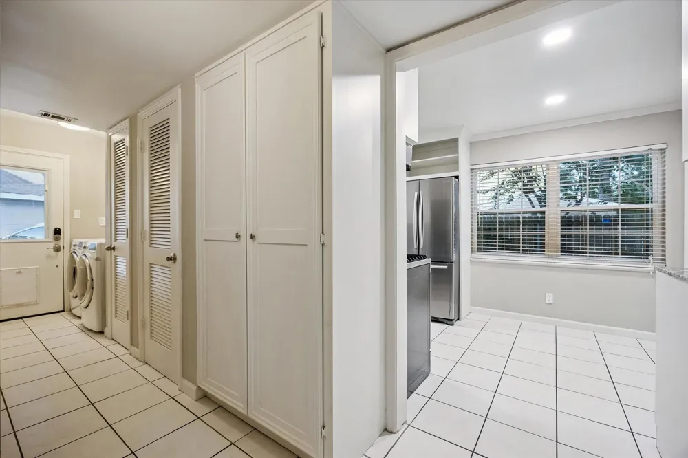 858 Azalea Street Houston, TX 77018