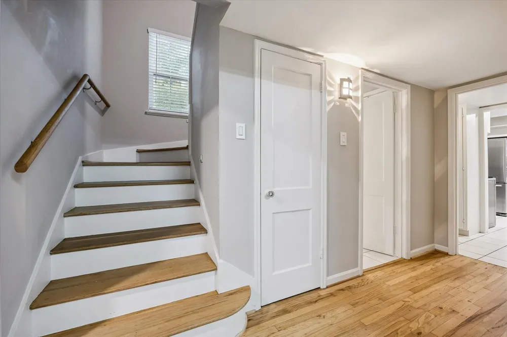 858 Azalea Street Houston, TX 77018