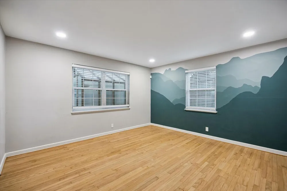 858 Azalea Street Houston, TX 77018