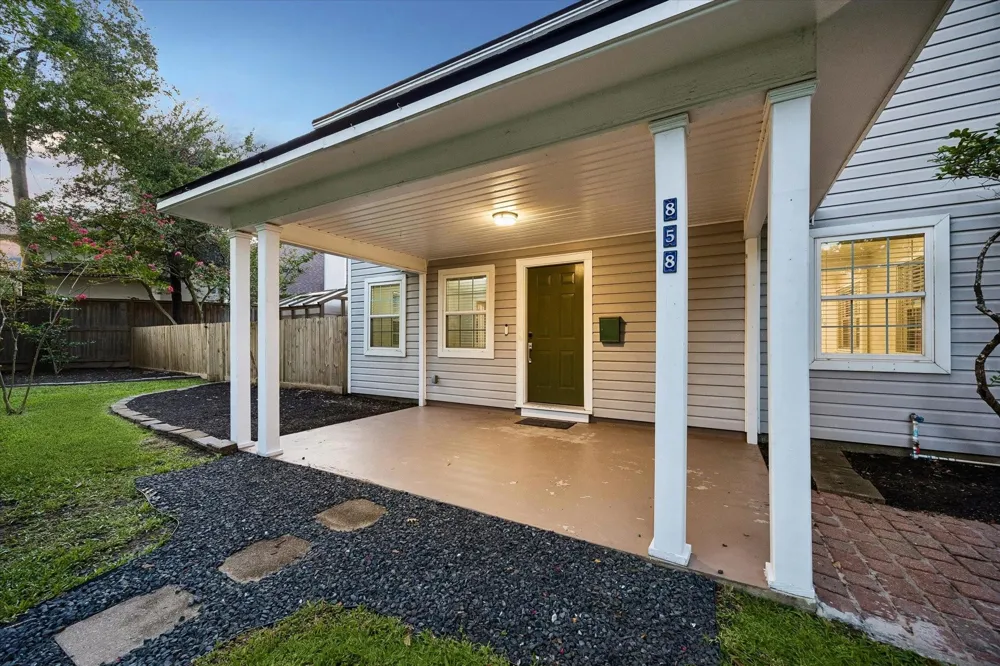 858 Azalea Street Houston, TX 77018