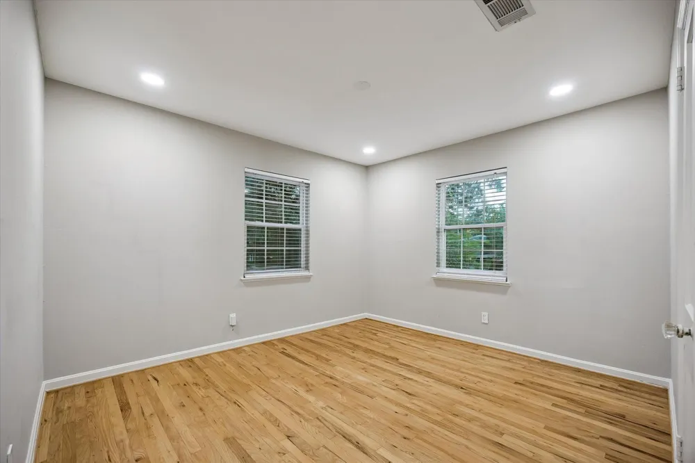 858 Azalea Street Houston, TX 77018