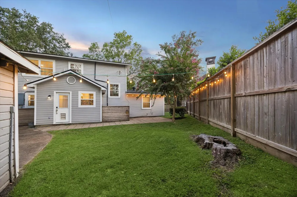 858 Azalea Street Houston, TX 77018