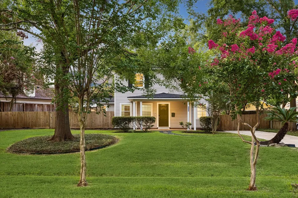 858 Azalea Street Houston, TX 77018