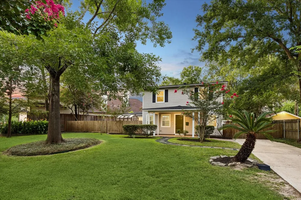 858 Azalea Street Houston, TX 77018