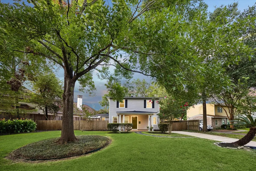 858 Azalea Street Houston, TX 77018