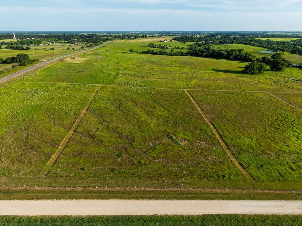 8293 Tottenham Road Chappell Hill, TX 77426