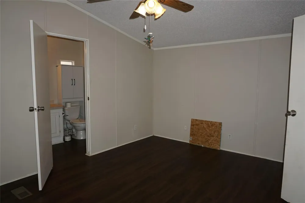 9999 Elder Street Willis, TX 77318