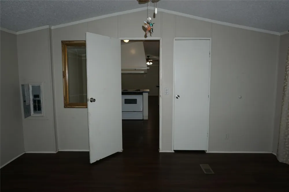 9999 Elder Street Willis, TX 77318
