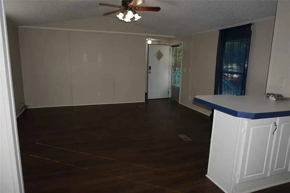 9999 Elder Street Willis, TX 77318