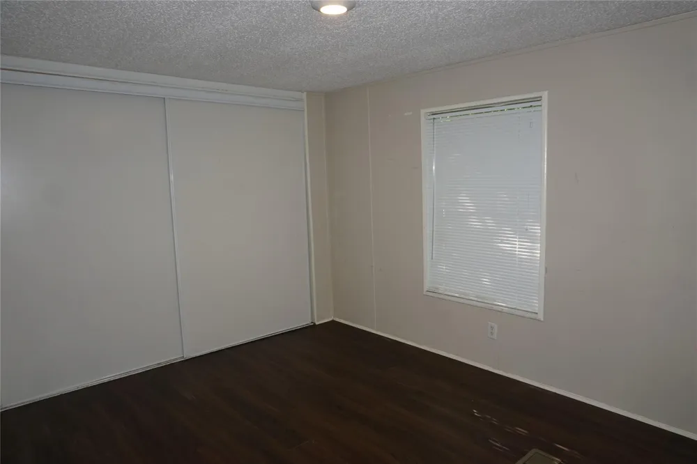 9999 Elder Street Willis, TX 77318