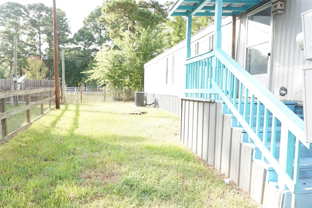 9999 Elder Street Willis, TX 77318