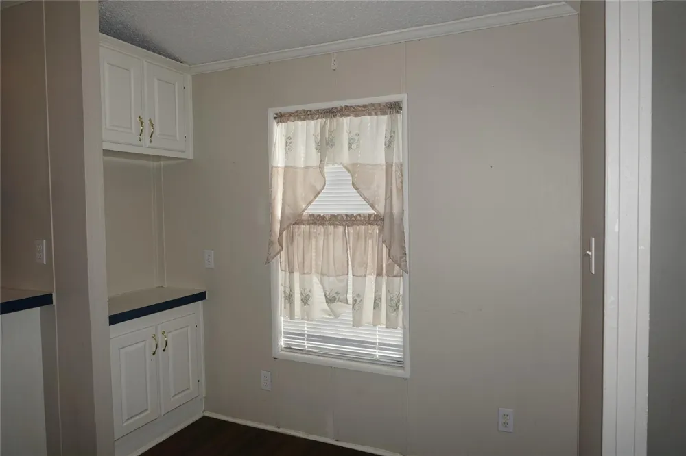 9999 Elder Street Willis, TX 77318