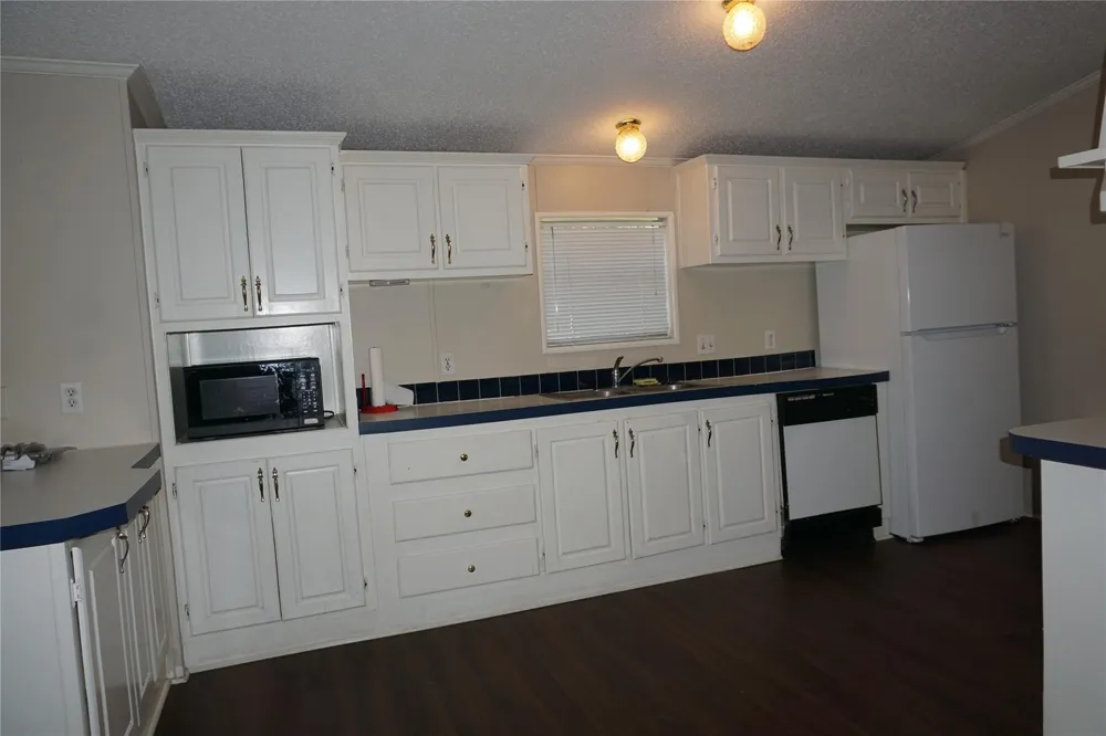 9999 Elder Street Willis, TX 77318