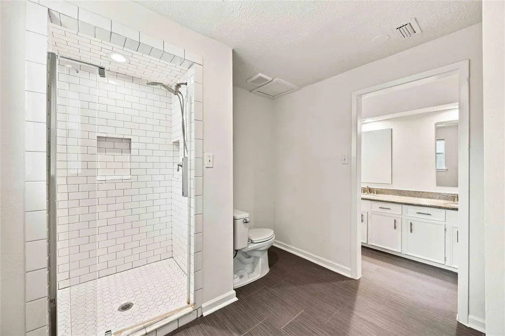 6215 Queensloch Drive Houston, TX 77096