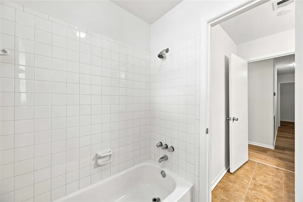 6215 Queensloch Drive Houston, TX 77096