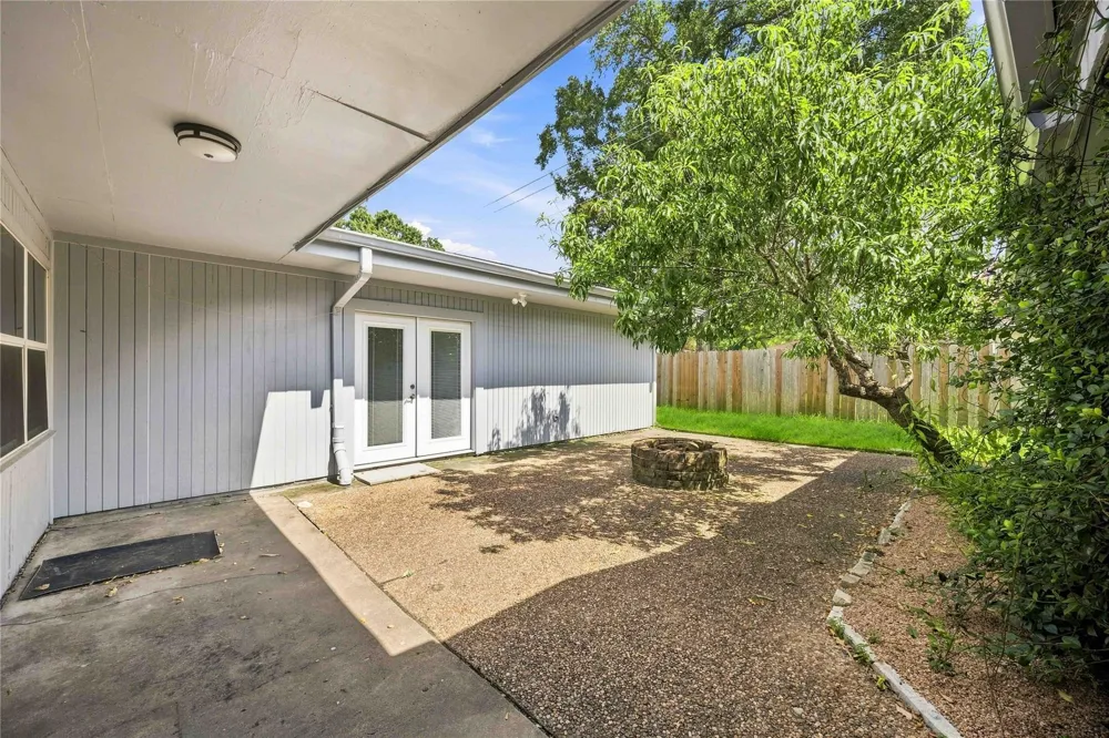 6215 Queensloch Drive Houston, TX 77096
