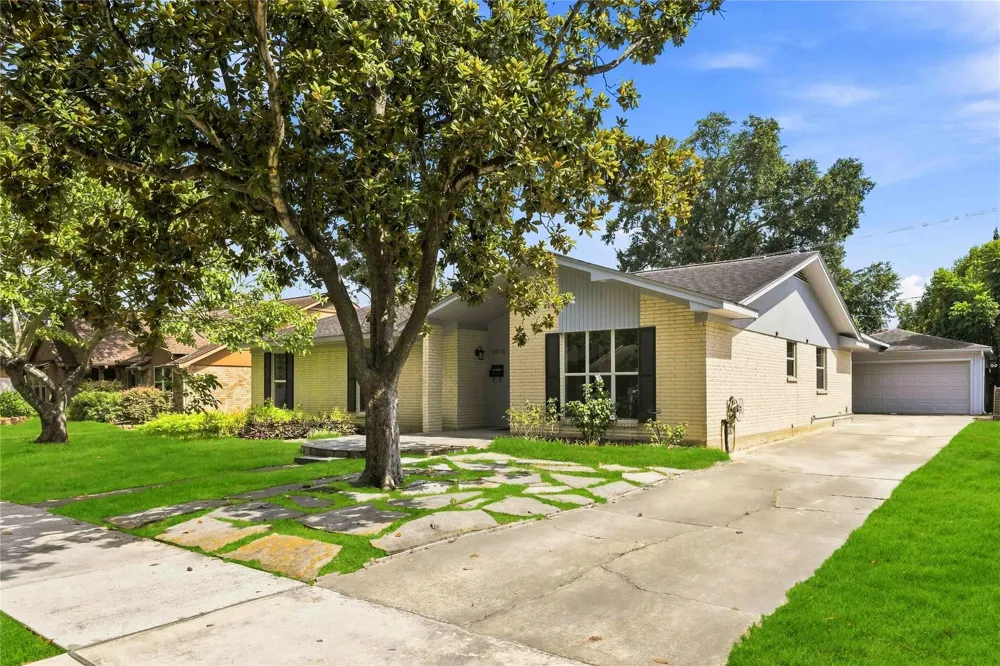 6215 Queensloch Drive Houston, TX 77096