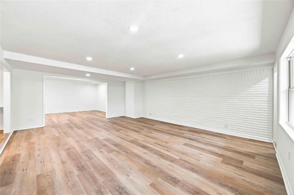 6215 Queensloch Drive Houston, TX 77096