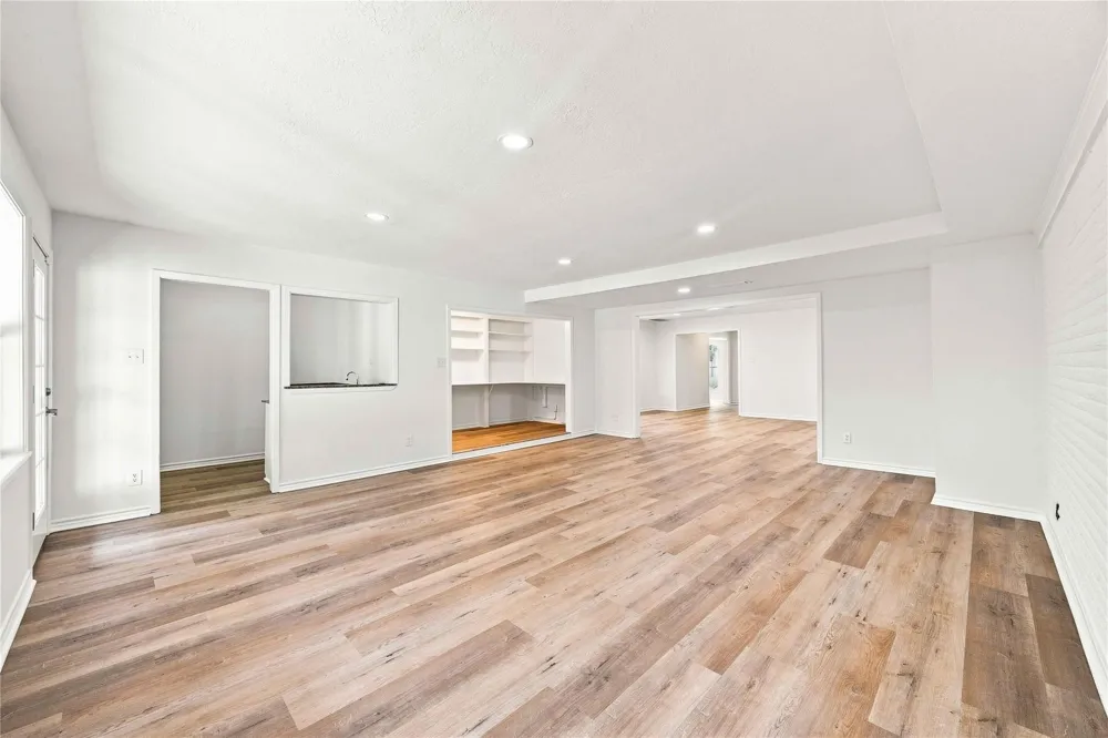 6215 Queensloch Drive Houston, TX 77096