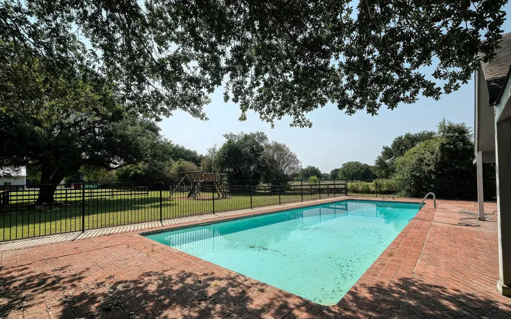 20515 Kickapoo Road Waller, TX 77484