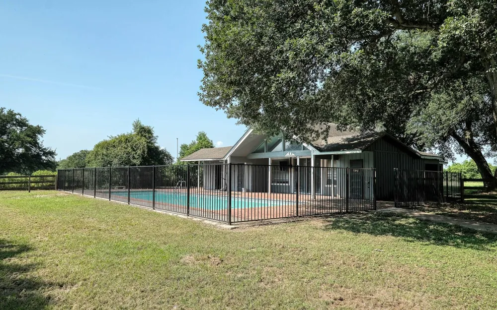 20515 Kickapoo Road Waller, TX 77484
