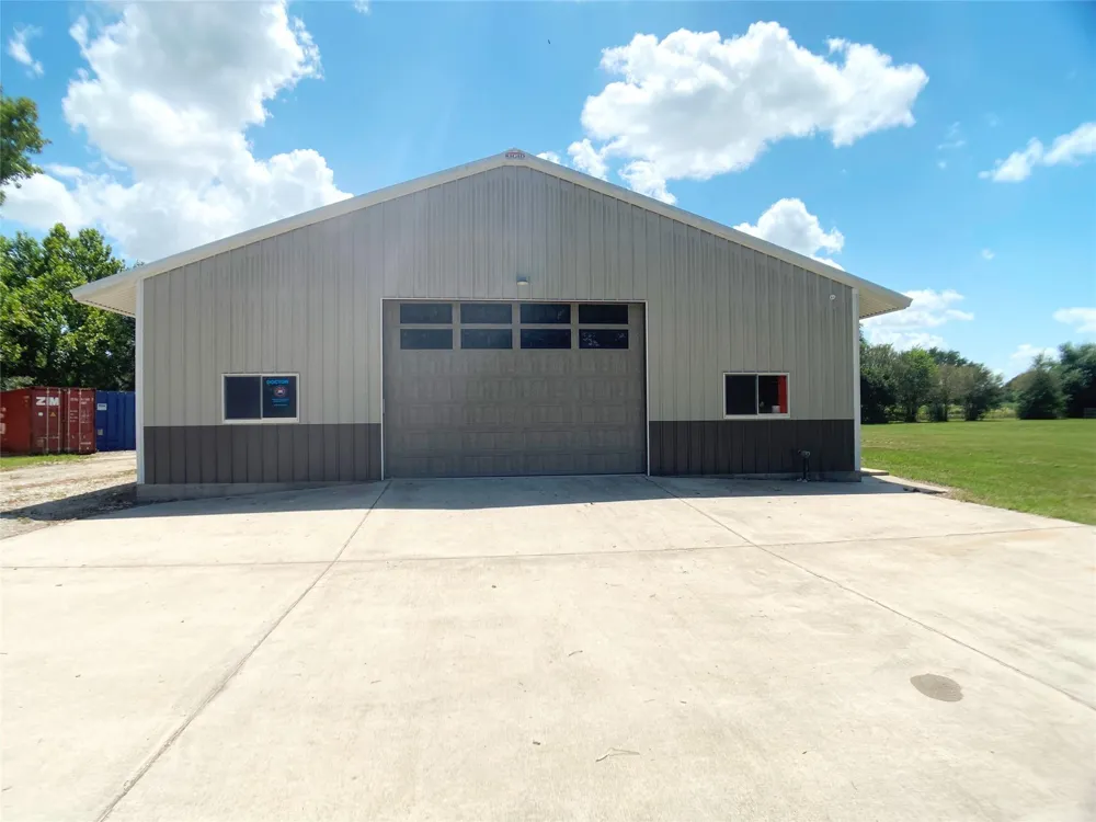 20515 Kickapoo Road Waller, TX 77484