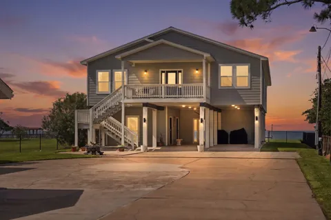 2534 Cliff Drive