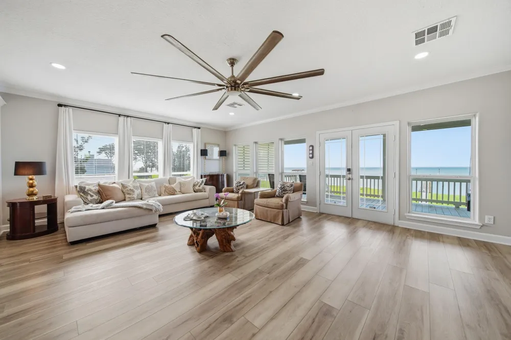 2534 Cliff Drive San Leon, TX 77539