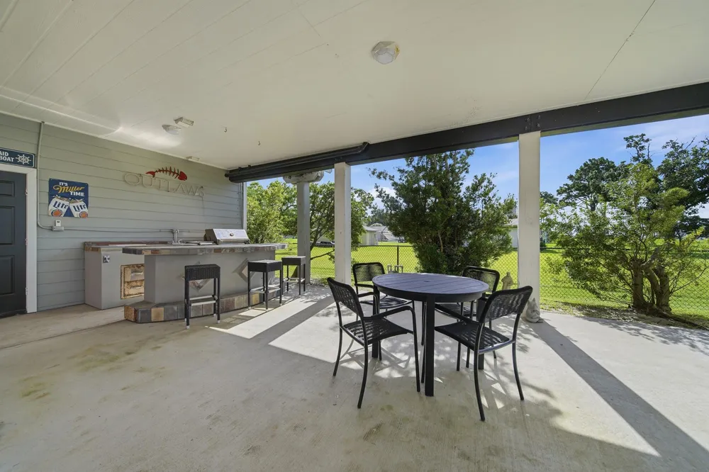 2534 Cliff Drive San Leon, TX 77539