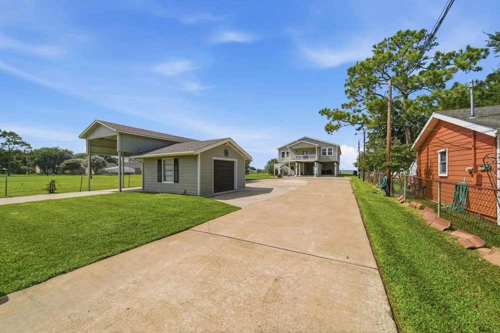 2534 Cliff Drive San Leon, TX 77539