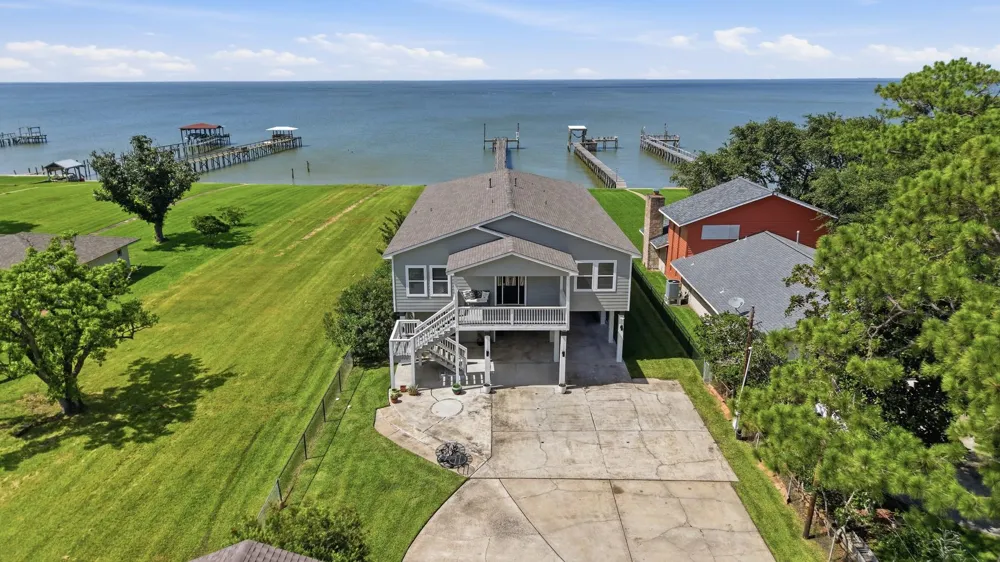 2534 Cliff Drive San Leon, TX 77539