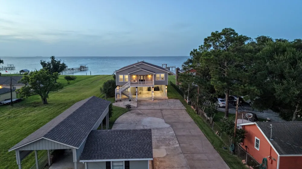 2534 Cliff Drive San Leon, TX 77539