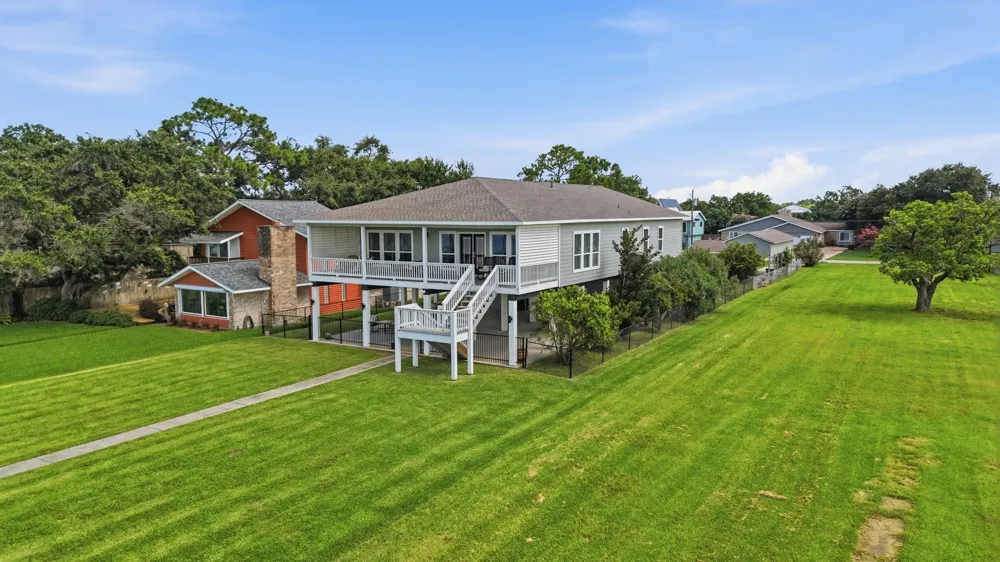 2534 Cliff Drive San Leon, TX 77539