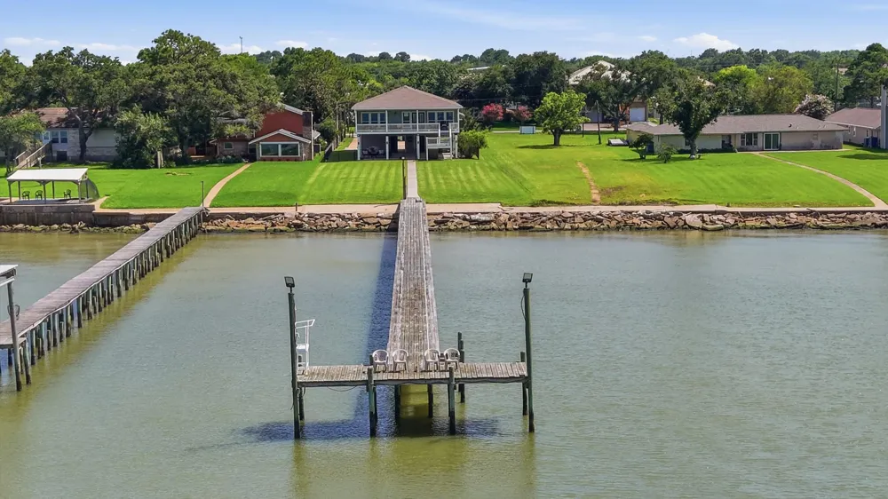 2534 Cliff Drive San Leon, TX 77539