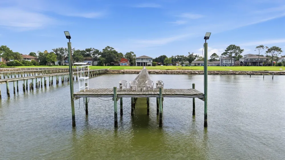 2534 Cliff Drive San Leon, TX 77539