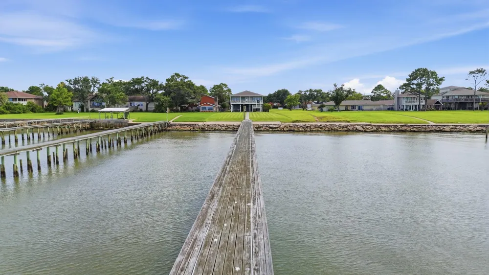2534 Cliff Drive San Leon, TX 77539